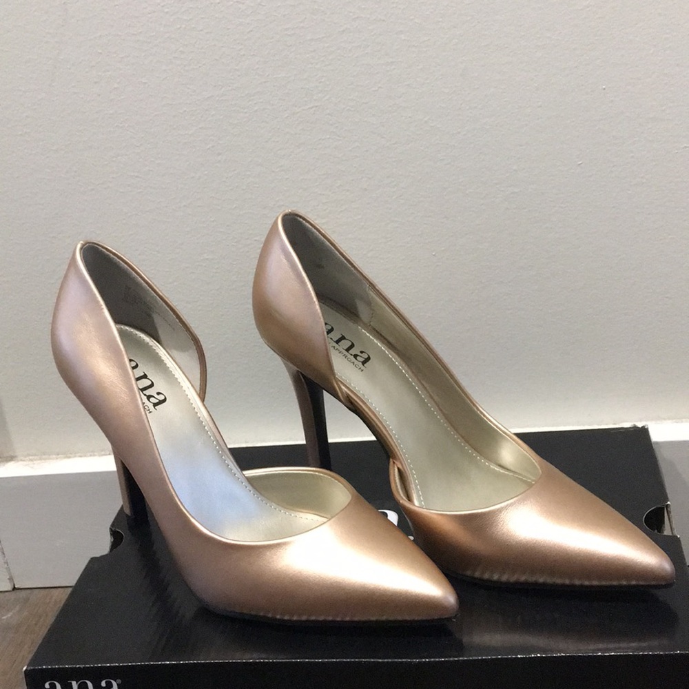 Rose gold, medium heel